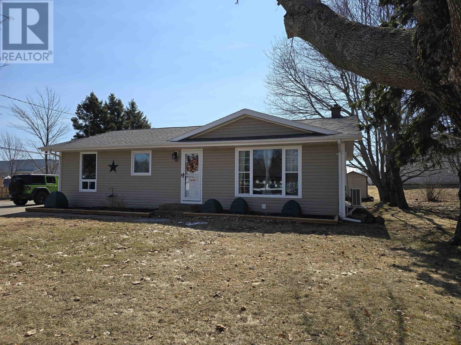 98 OAK DRIVE - Image 2