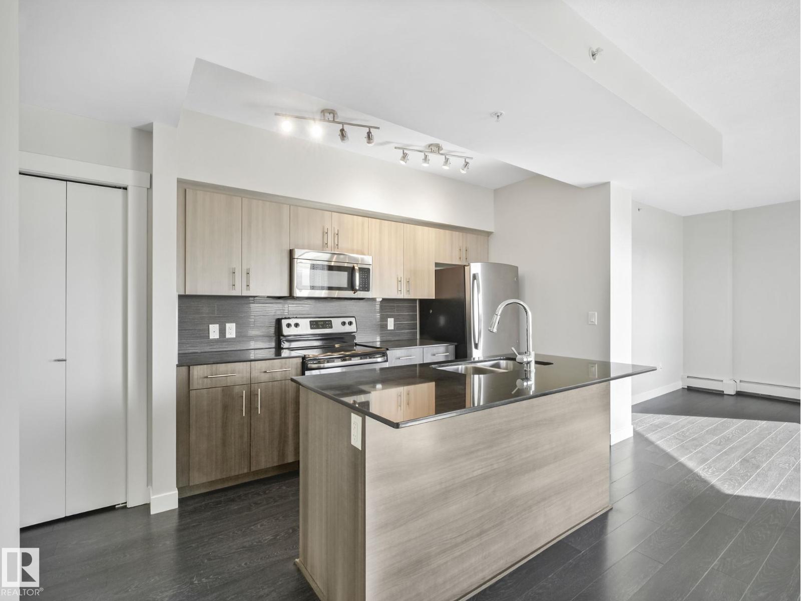 #1907 10226 104 ST NW - 14
