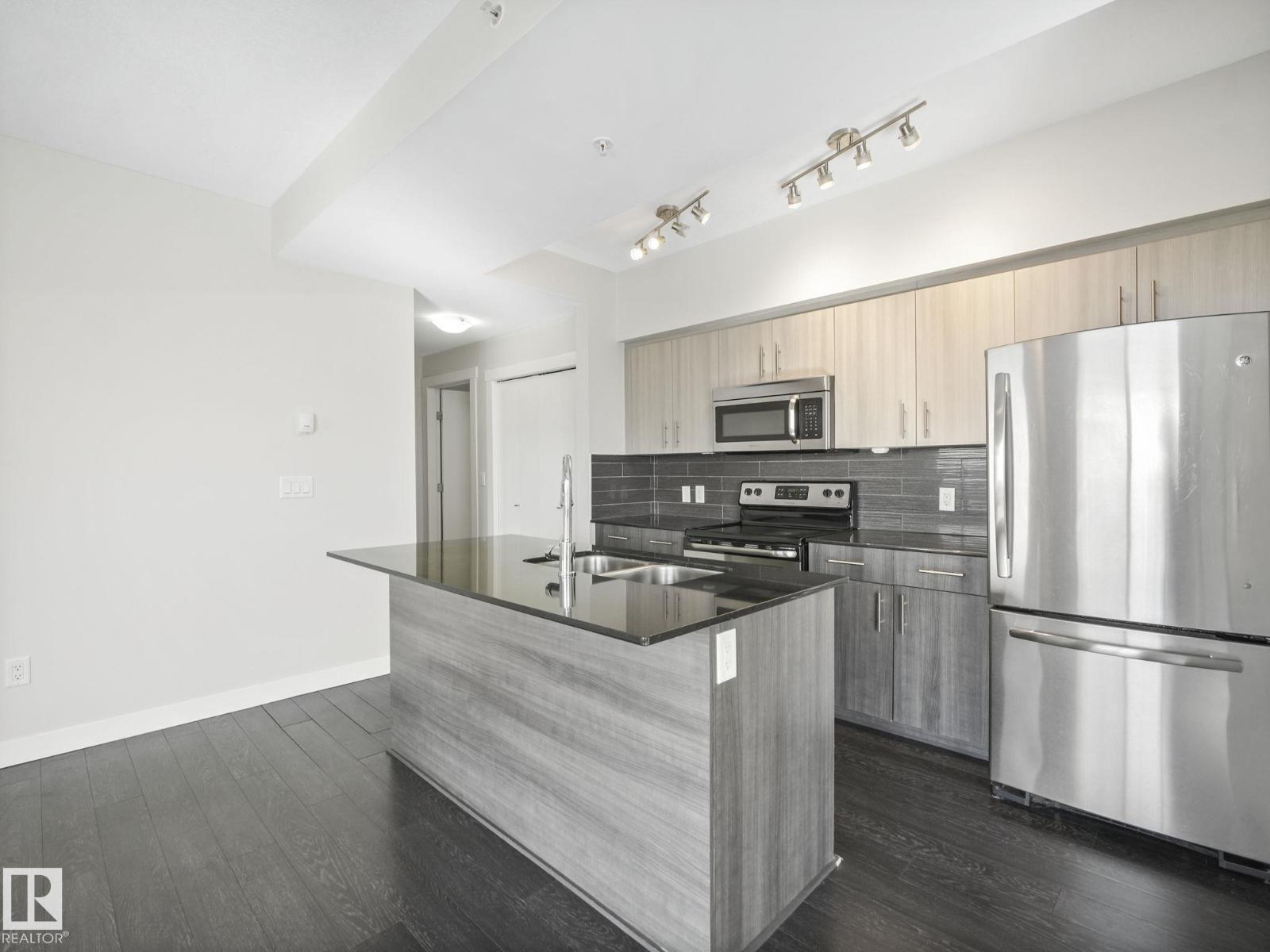 #1907 10226 104 ST NW - 16