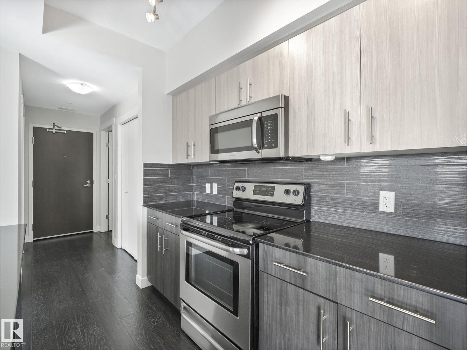 #1907 10226 104 ST NW - 18
