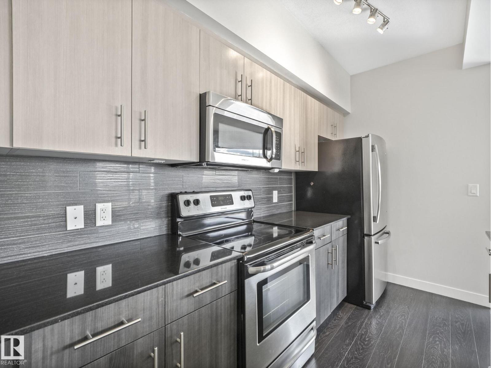 #1907 10226 104 ST NW - 19