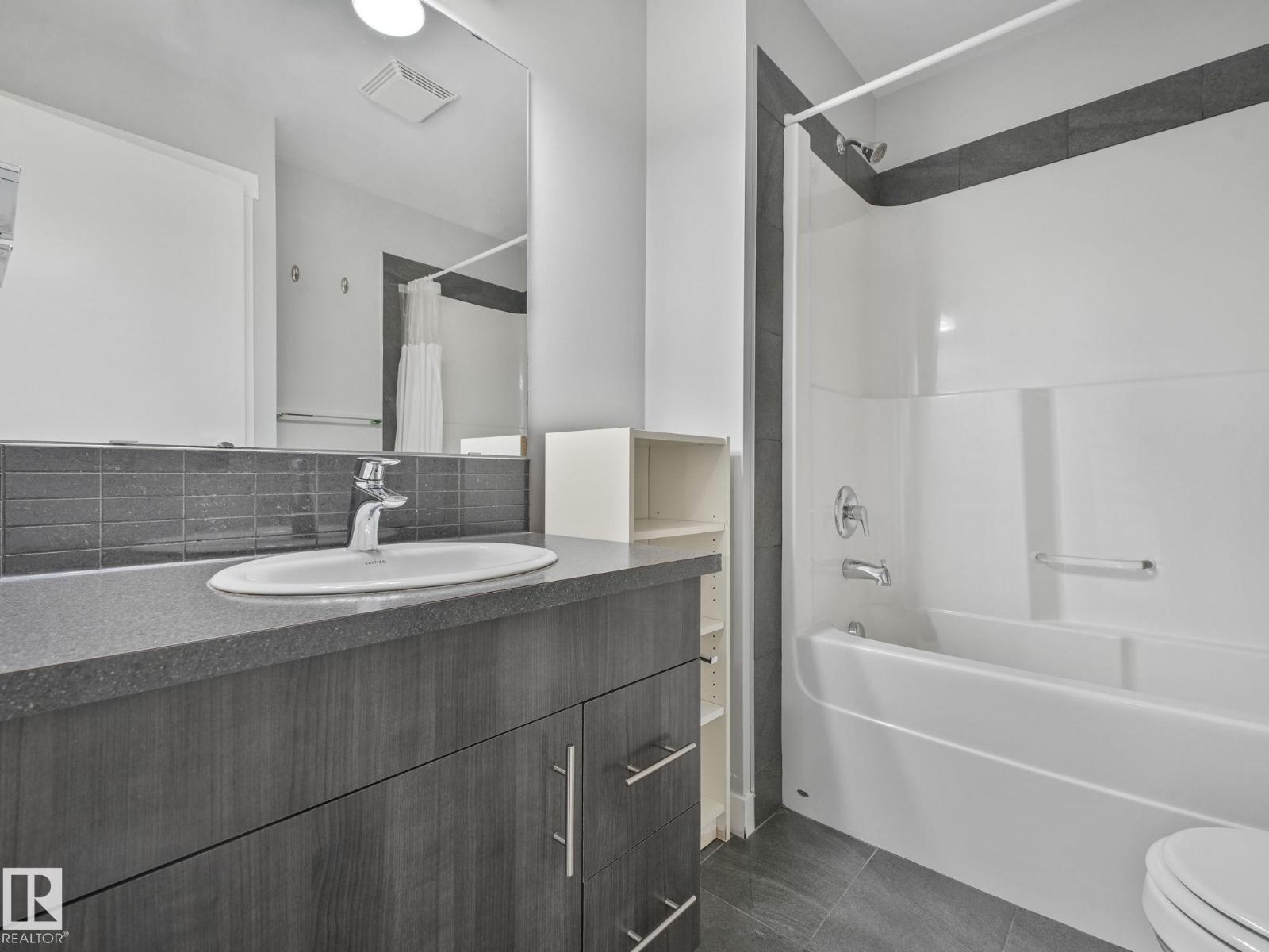 #1907 10226 104 ST NW - 39