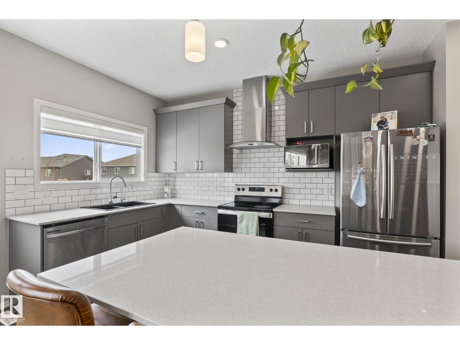 5164 LARK CRESCENT NW NW - 10