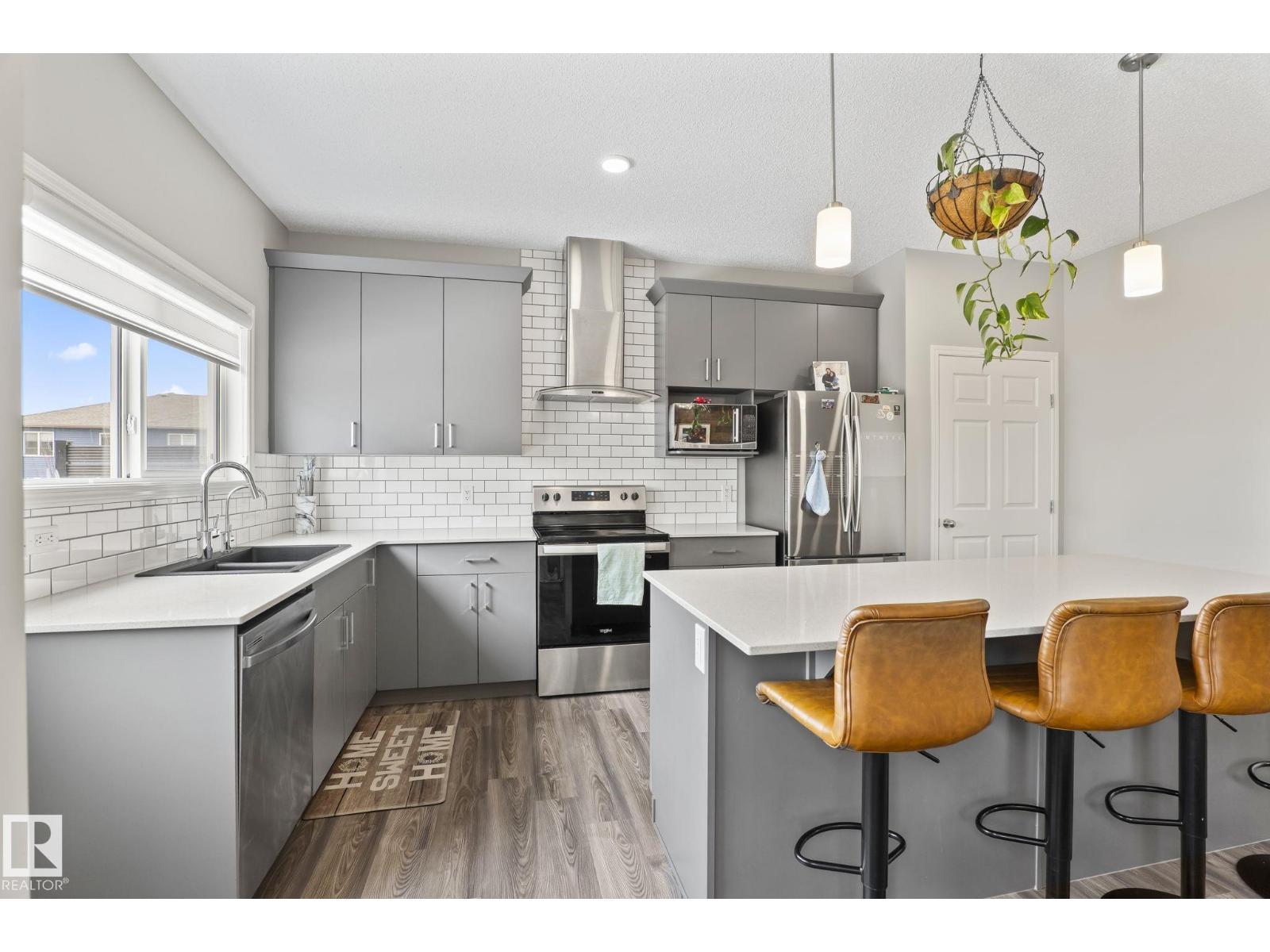 5164 LARK CRESCENT NW NW - 11