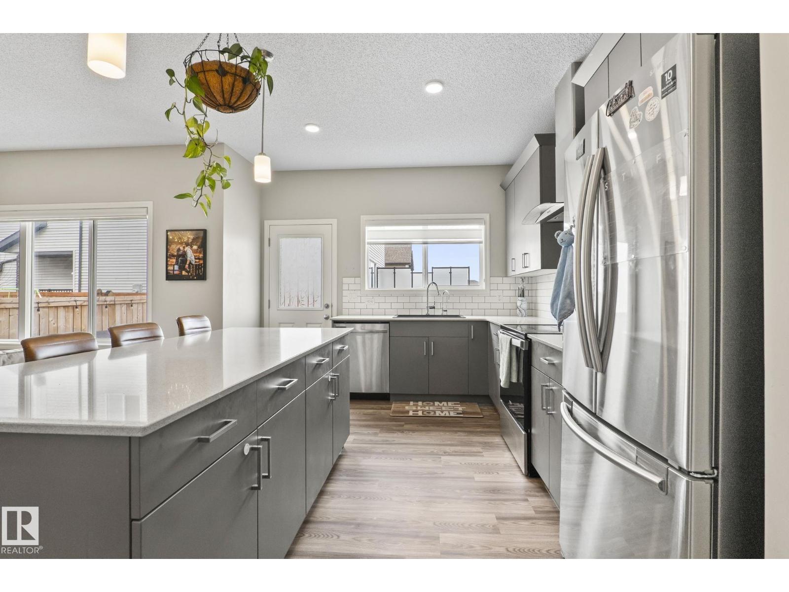 5164 LARK CRESCENT NW NW - 12