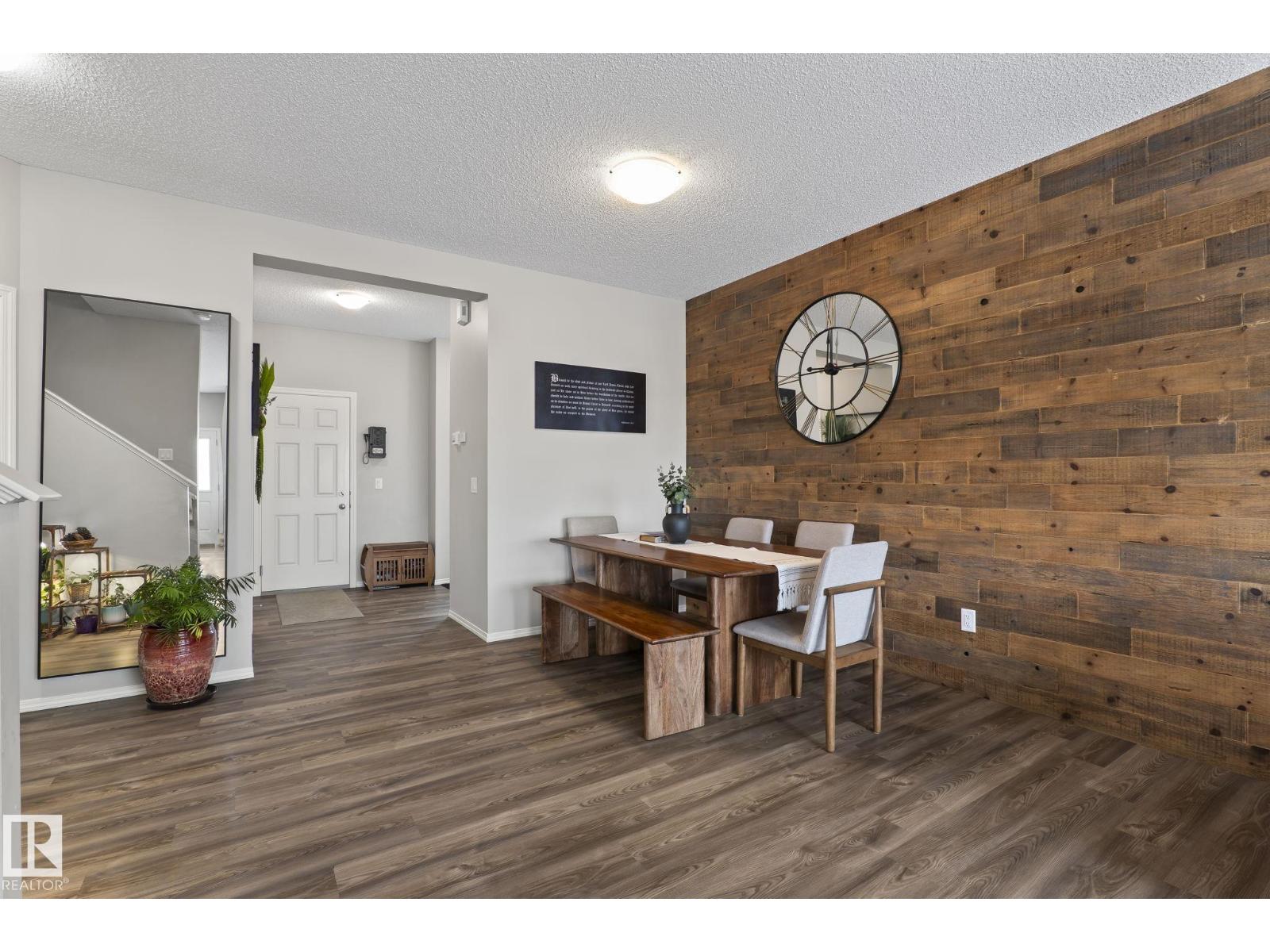 5164 LARK CRESCENT NW NW - 14
