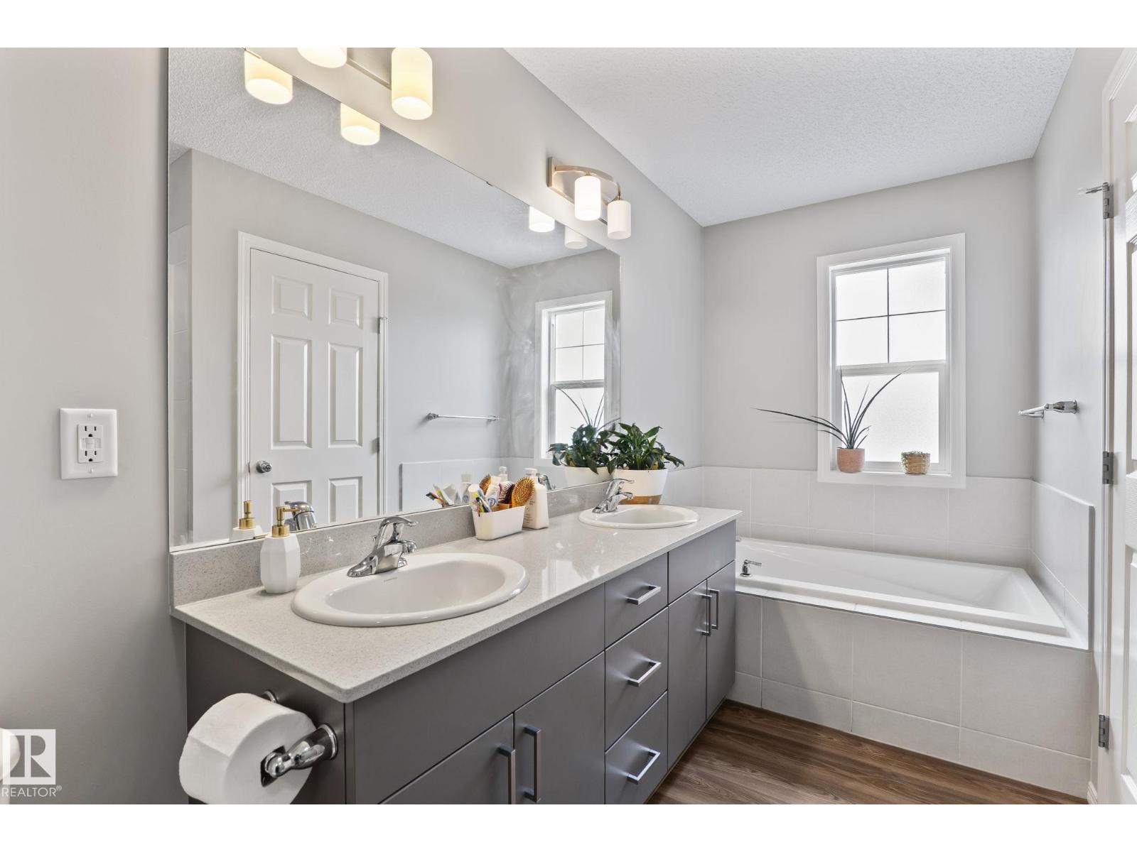 5164 LARK CRESCENT NW NW - 22