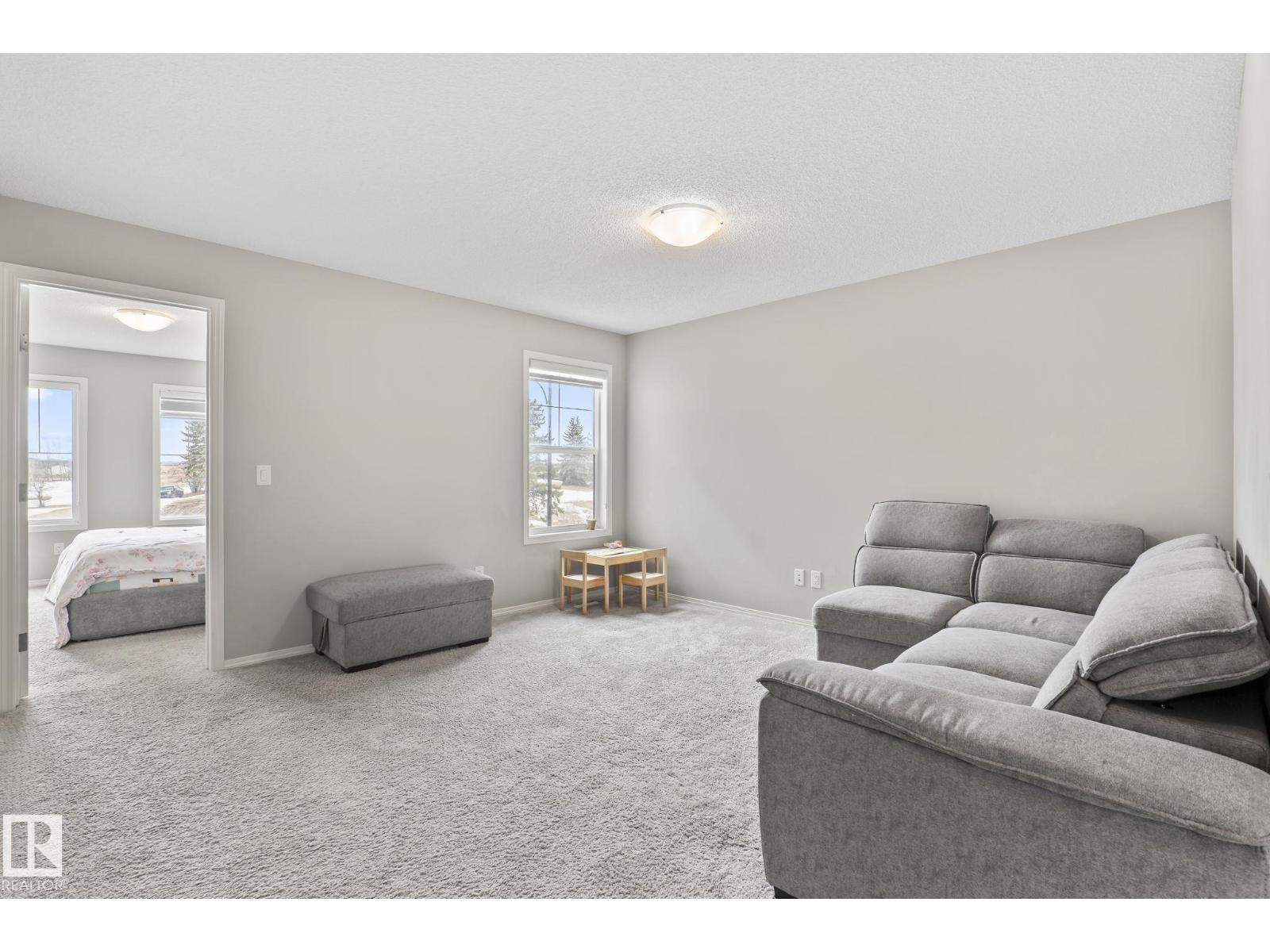 5164 LARK CRESCENT NW NW - 26