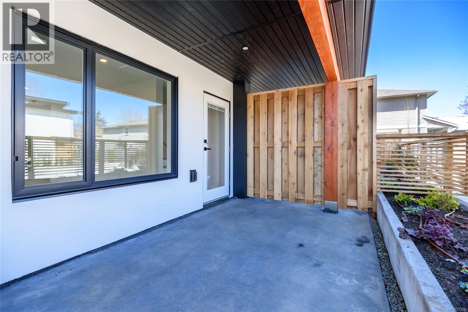 #1 1590 PIERCY AVE - 23