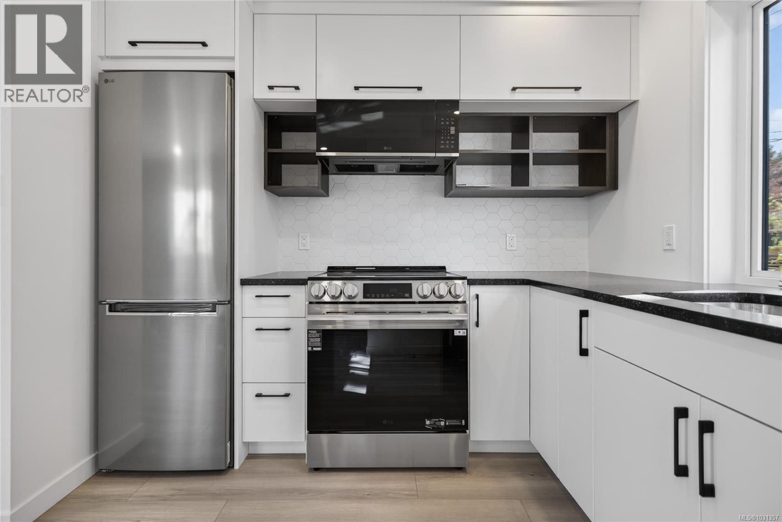 #1 1590 PIERCY AVE - 9