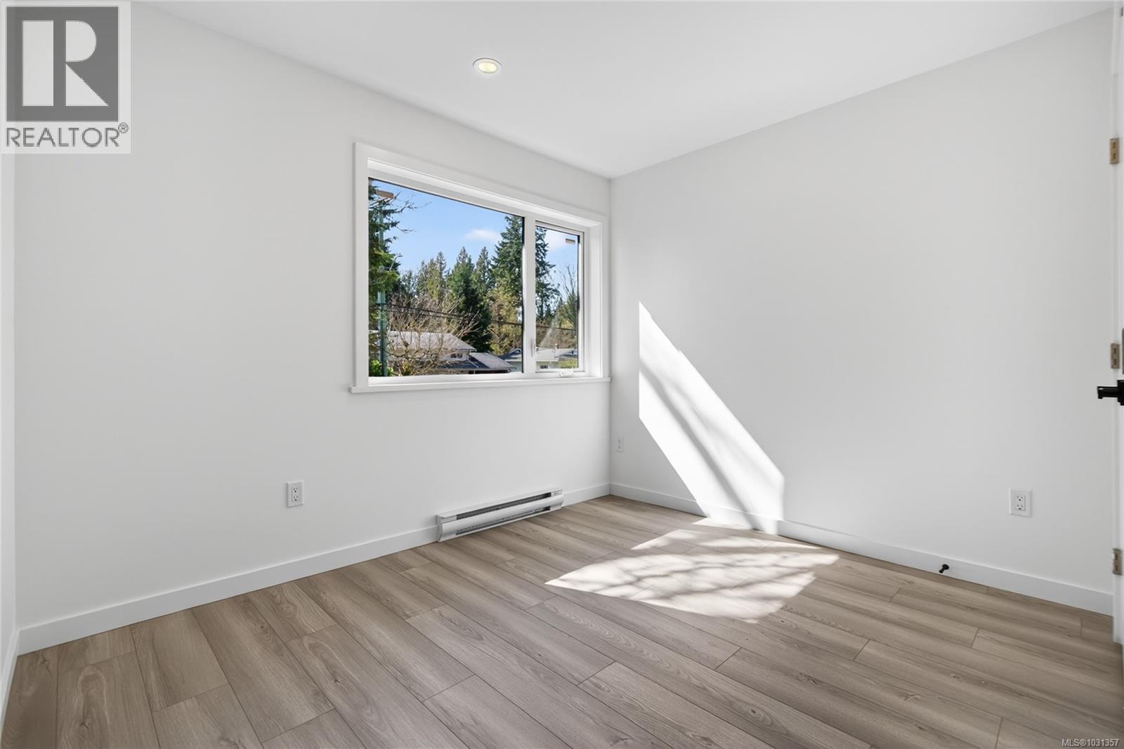 #1 1590 PIERCY AVE - 15