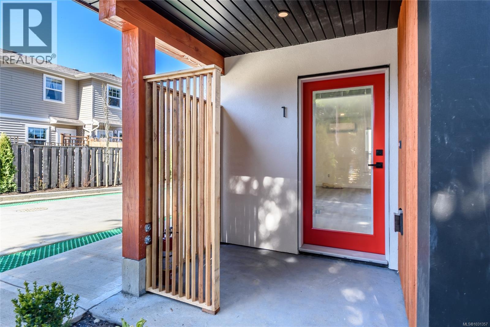 #1 1590 PIERCY AVE - 5