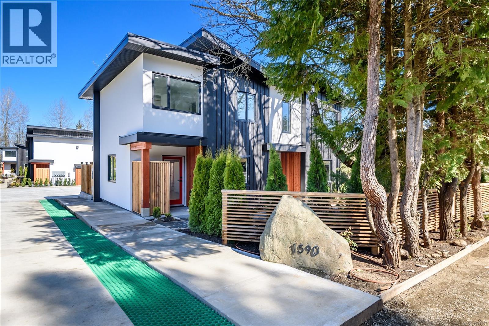 #1 1590 PIERCY AVE - Image 2