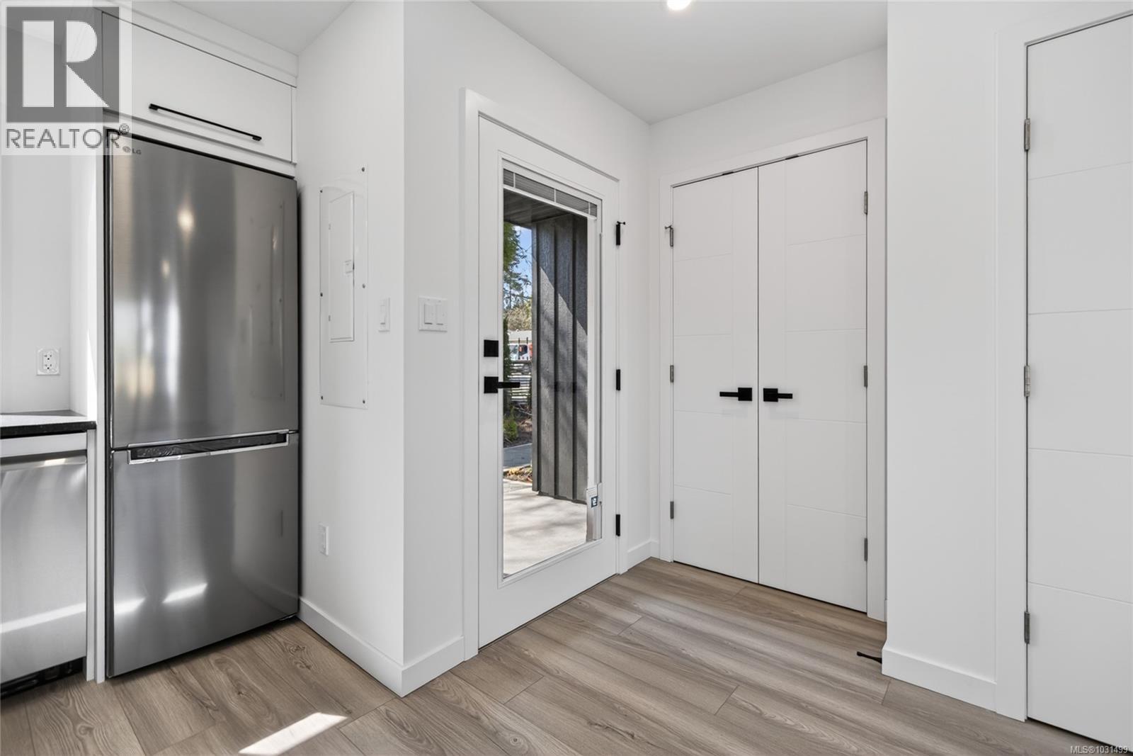 #2 1590 PIERCY AVE - 5