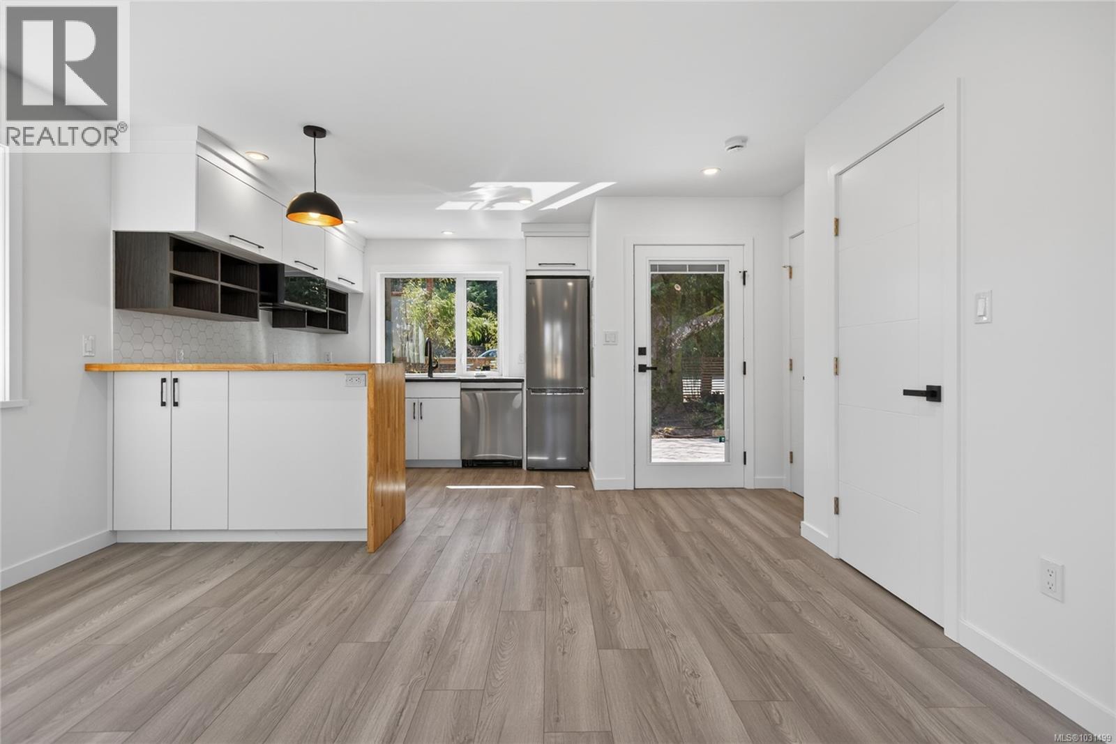 #2 1590 PIERCY AVE - 6