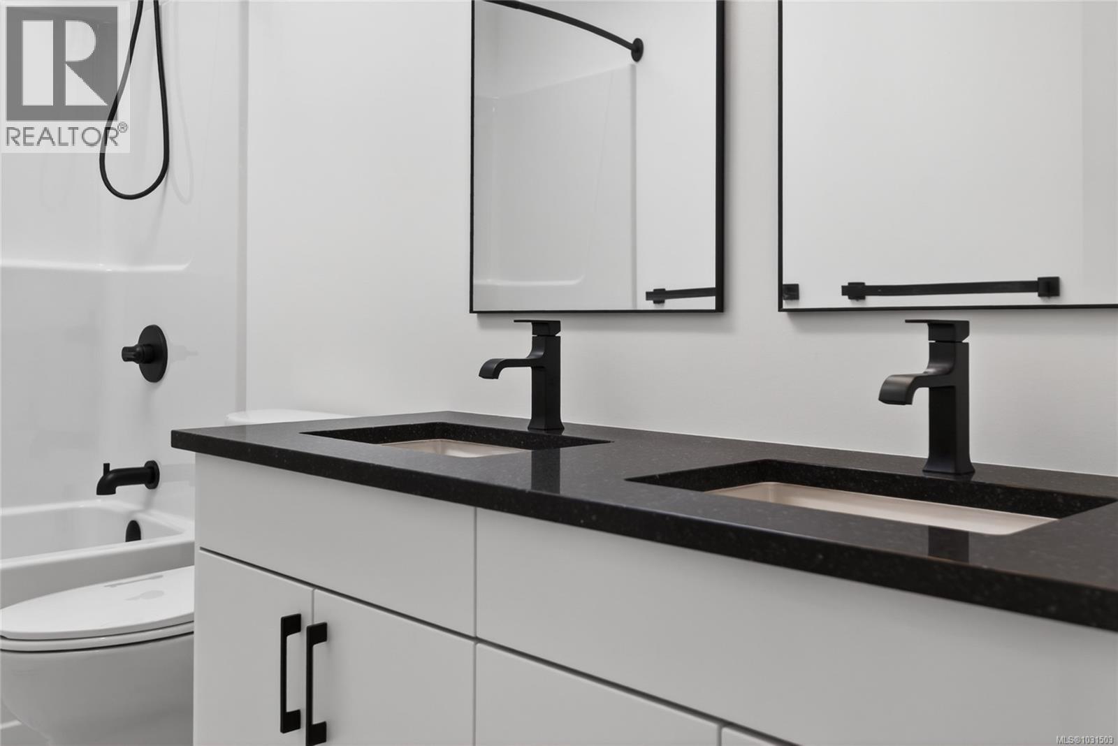 #4 1590 PIERCY AVE - 9