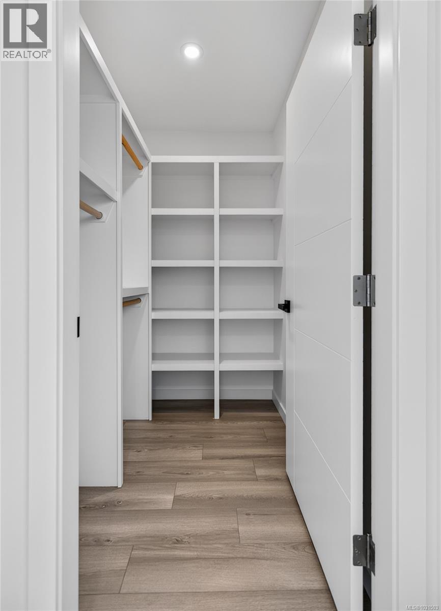 #4 1590 PIERCY AVE - 5