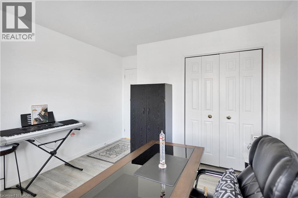 57 BANBURY Drive - 32