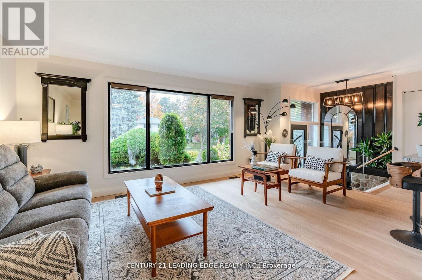 112 WYNDCLIFF CRESCENT - 8