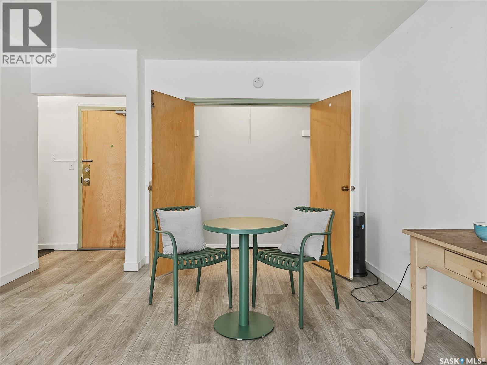 #12 400 4TH AVENUE N - 10