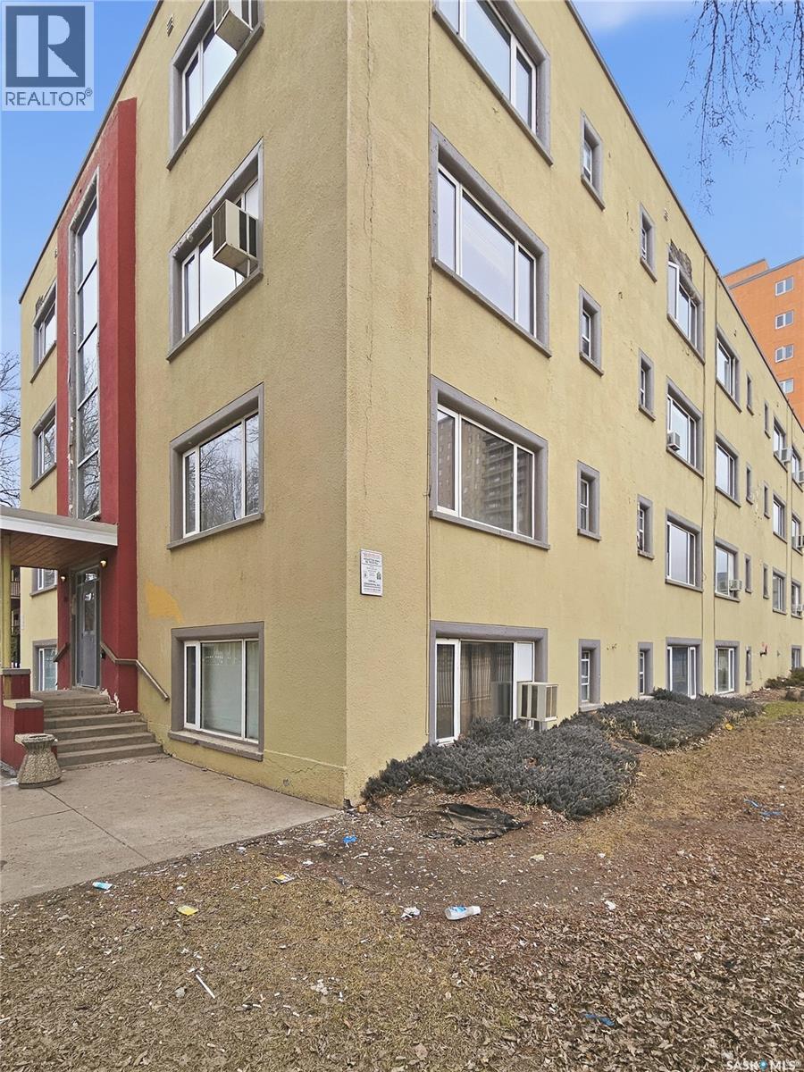 #12 400 4TH AVENUE N - 3