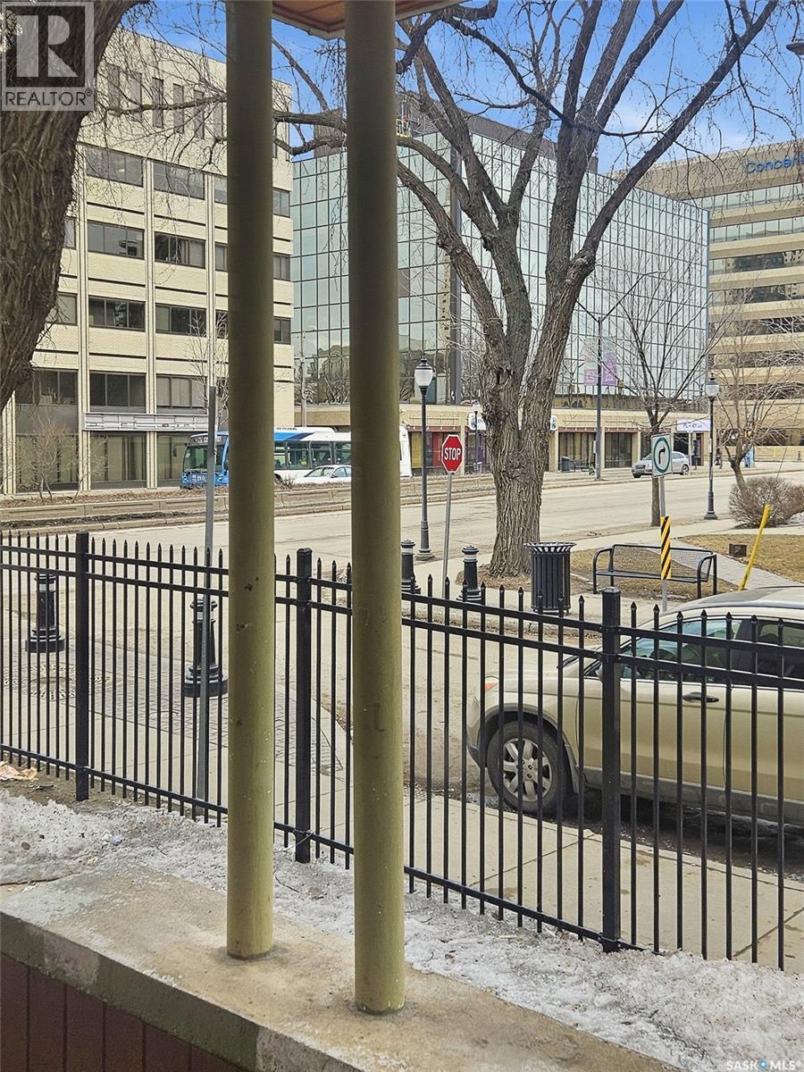 #12 400 4TH AVENUE N - 5