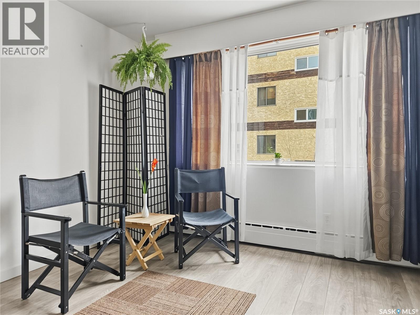 #12 400 4TH AVENUE N - 8