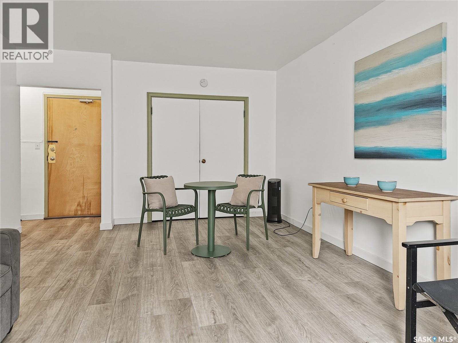 #12 400 4TH AVENUE N - 9