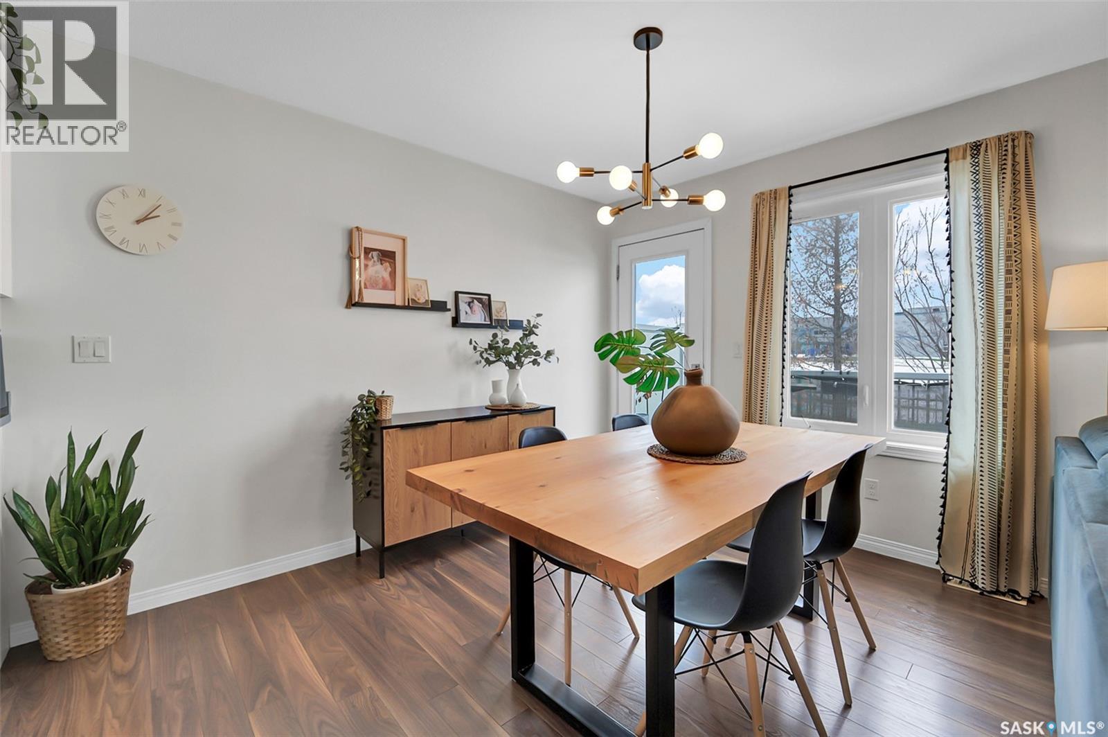 #9 365 DAWSON CRESCENT - 10