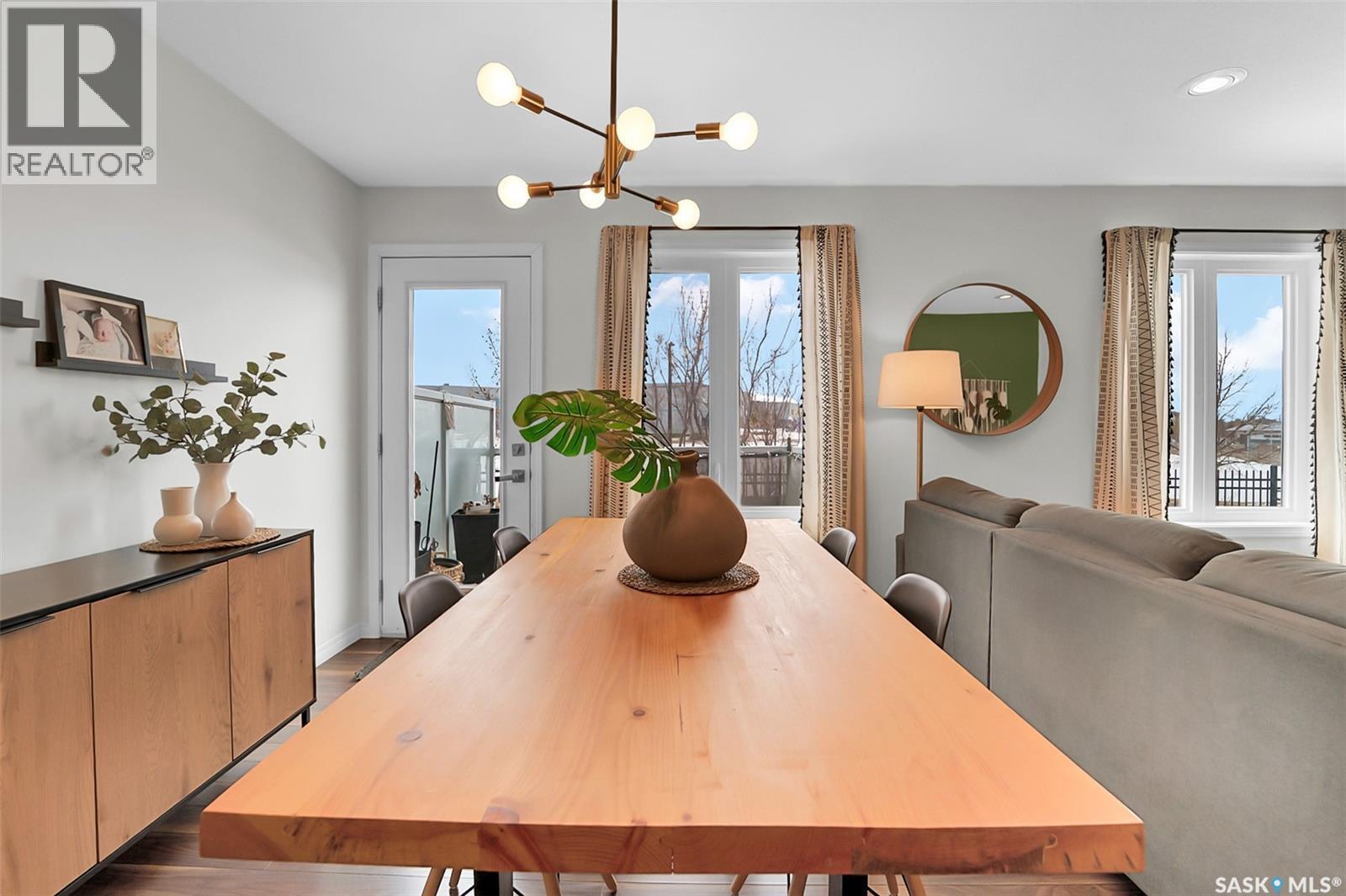 #9 365 DAWSON CRESCENT - 11