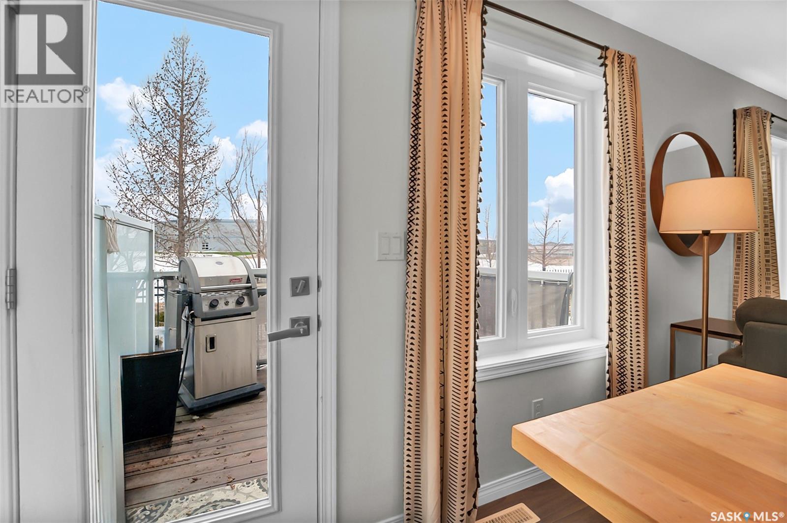 #9 365 DAWSON CRESCENT - 16