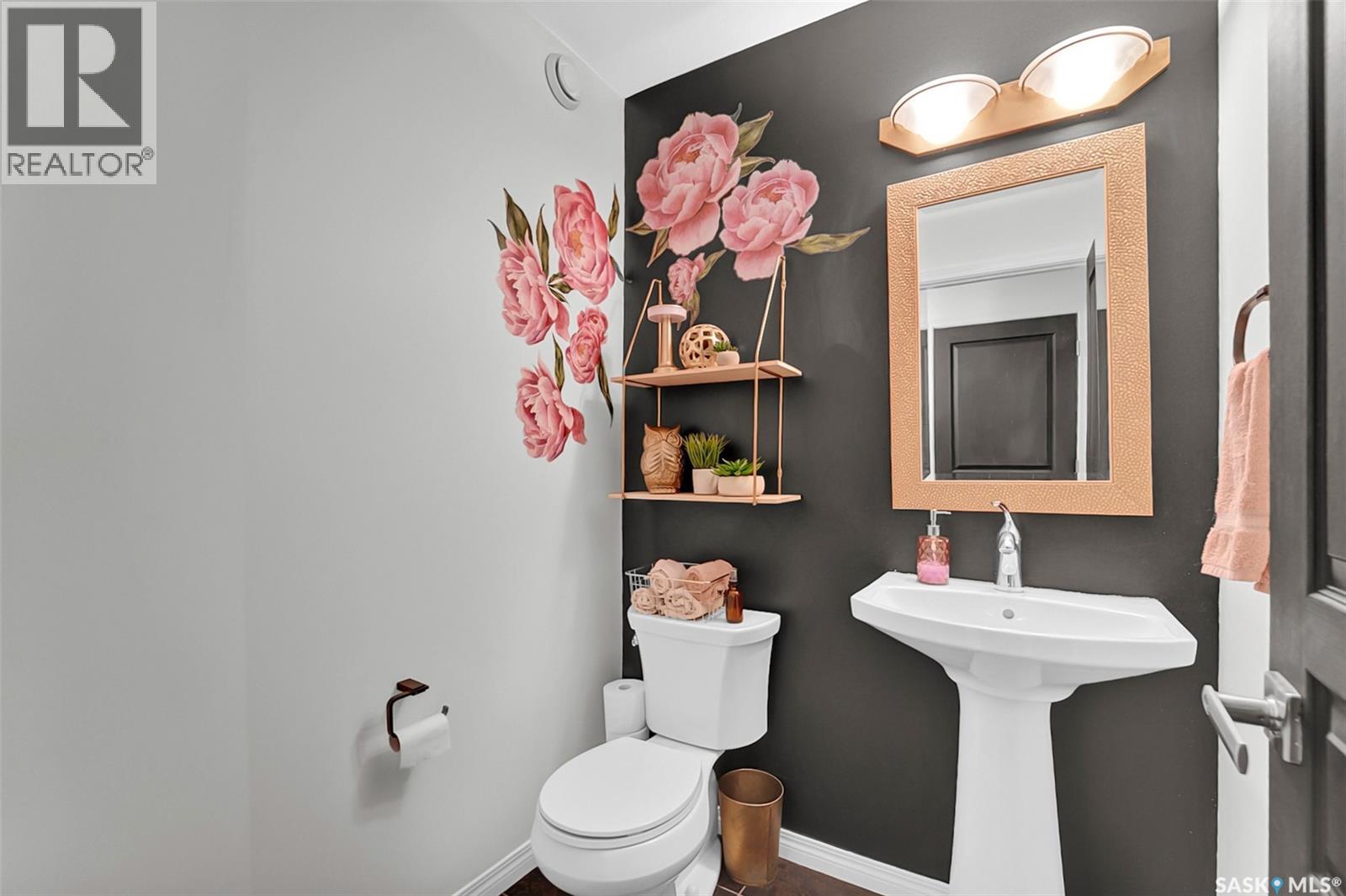 #9 365 DAWSON CRESCENT - 18