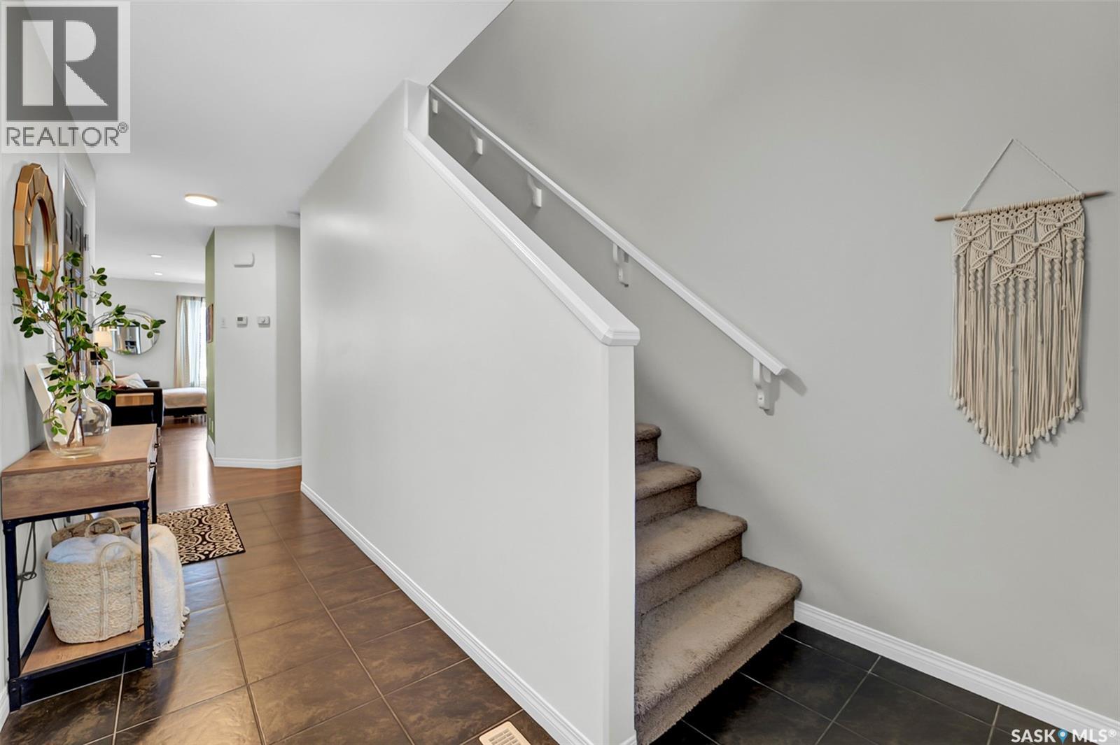 #9 365 DAWSON CRESCENT - 19