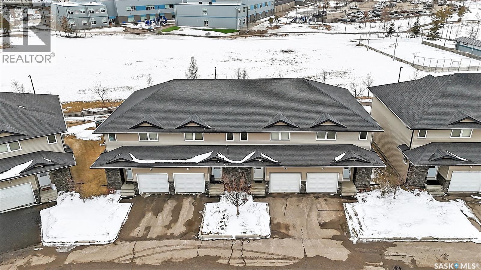 #9 365 DAWSON CRESCENT - 2