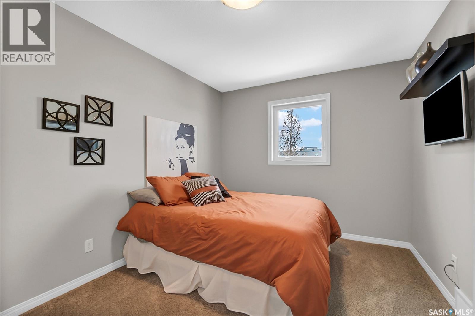 #9 365 DAWSON CRESCENT - 27