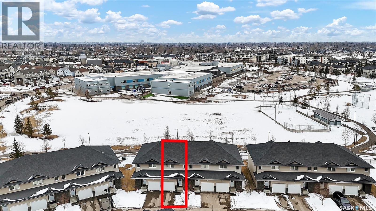 #9 365 DAWSON CRESCENT - 32