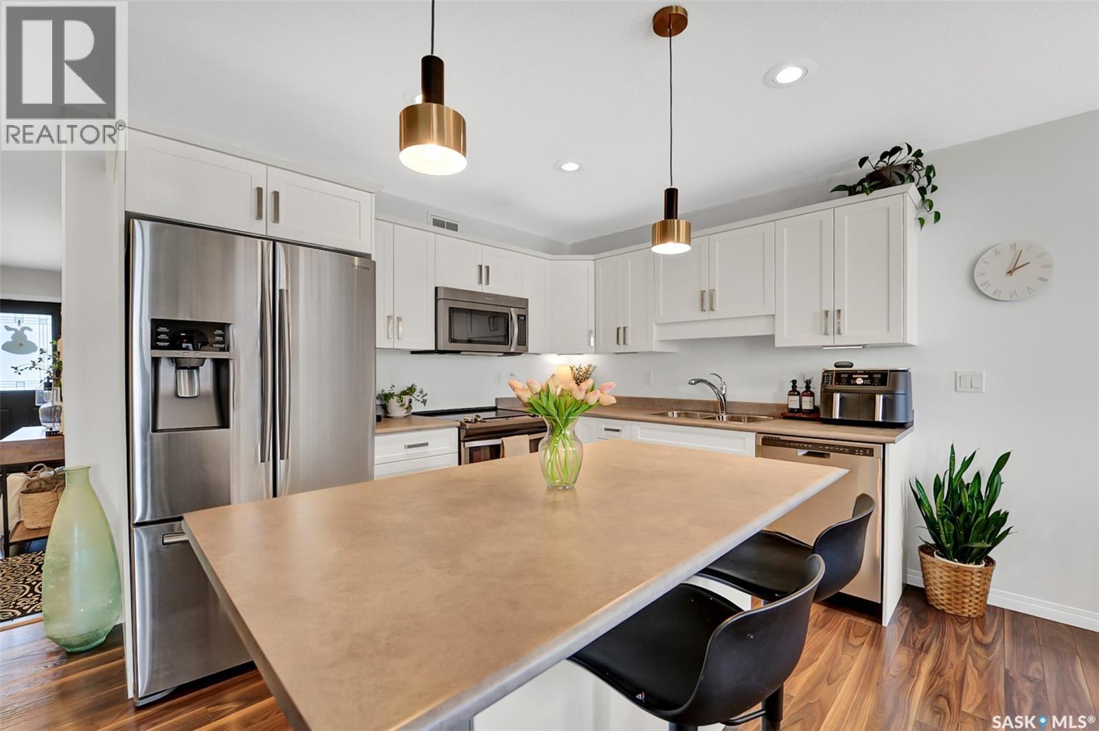 #9 365 DAWSON CRESCENT - 5