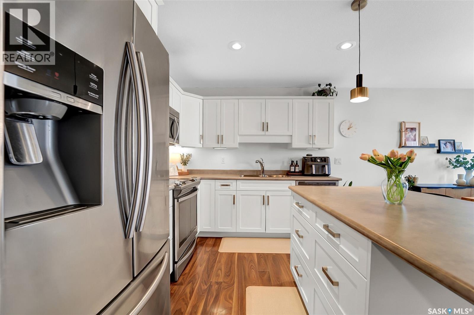 #9 365 DAWSON CRESCENT - 6