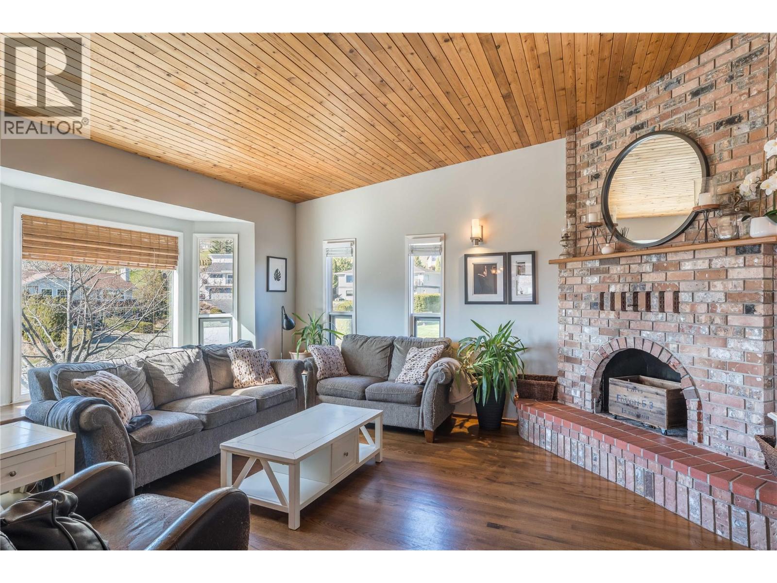  5923 Newton Road, Summerland