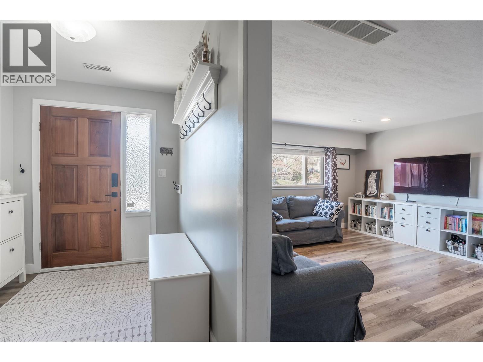  5923 Newton Road, Summerland