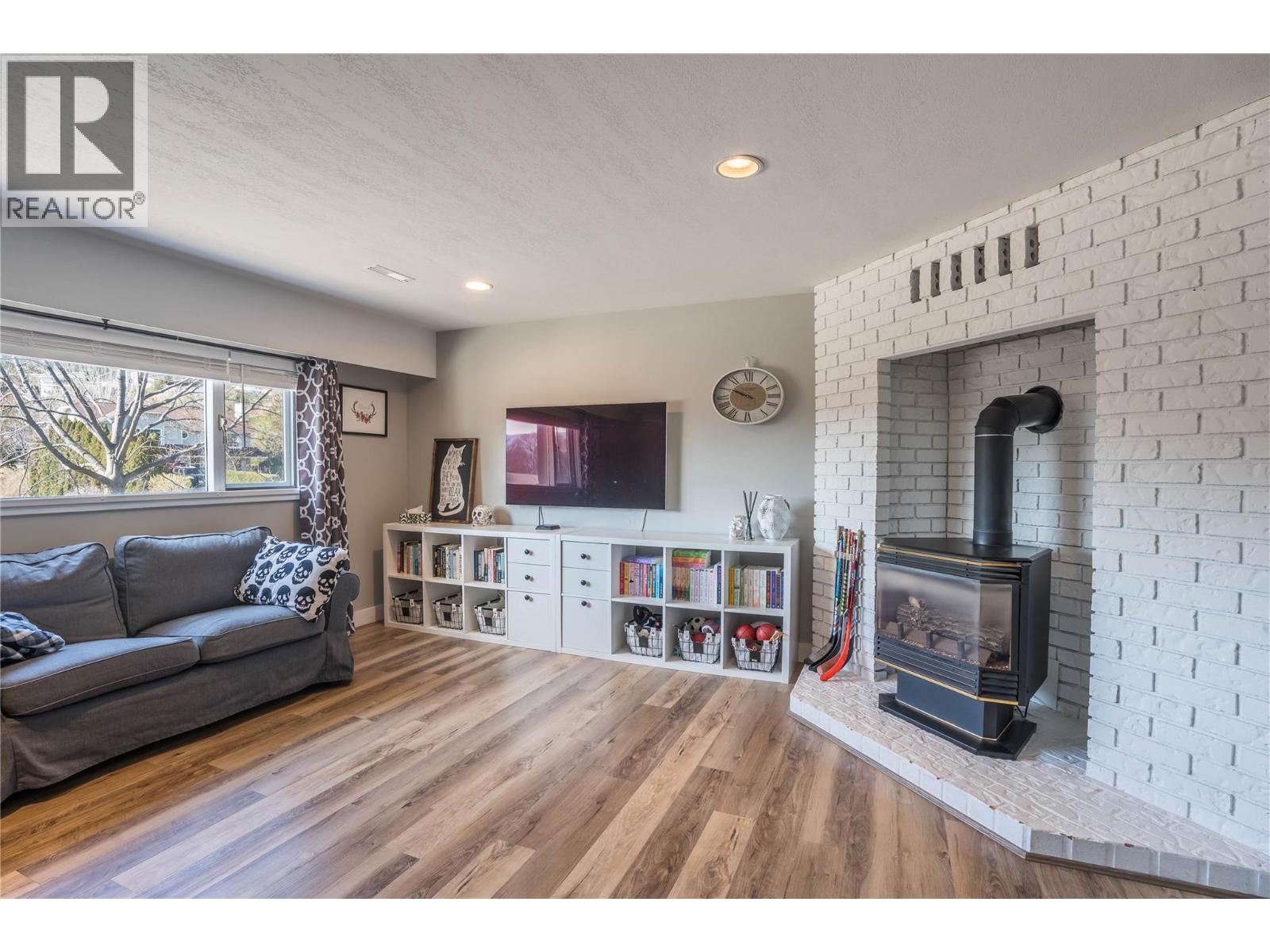  5923 Newton Road, Summerland