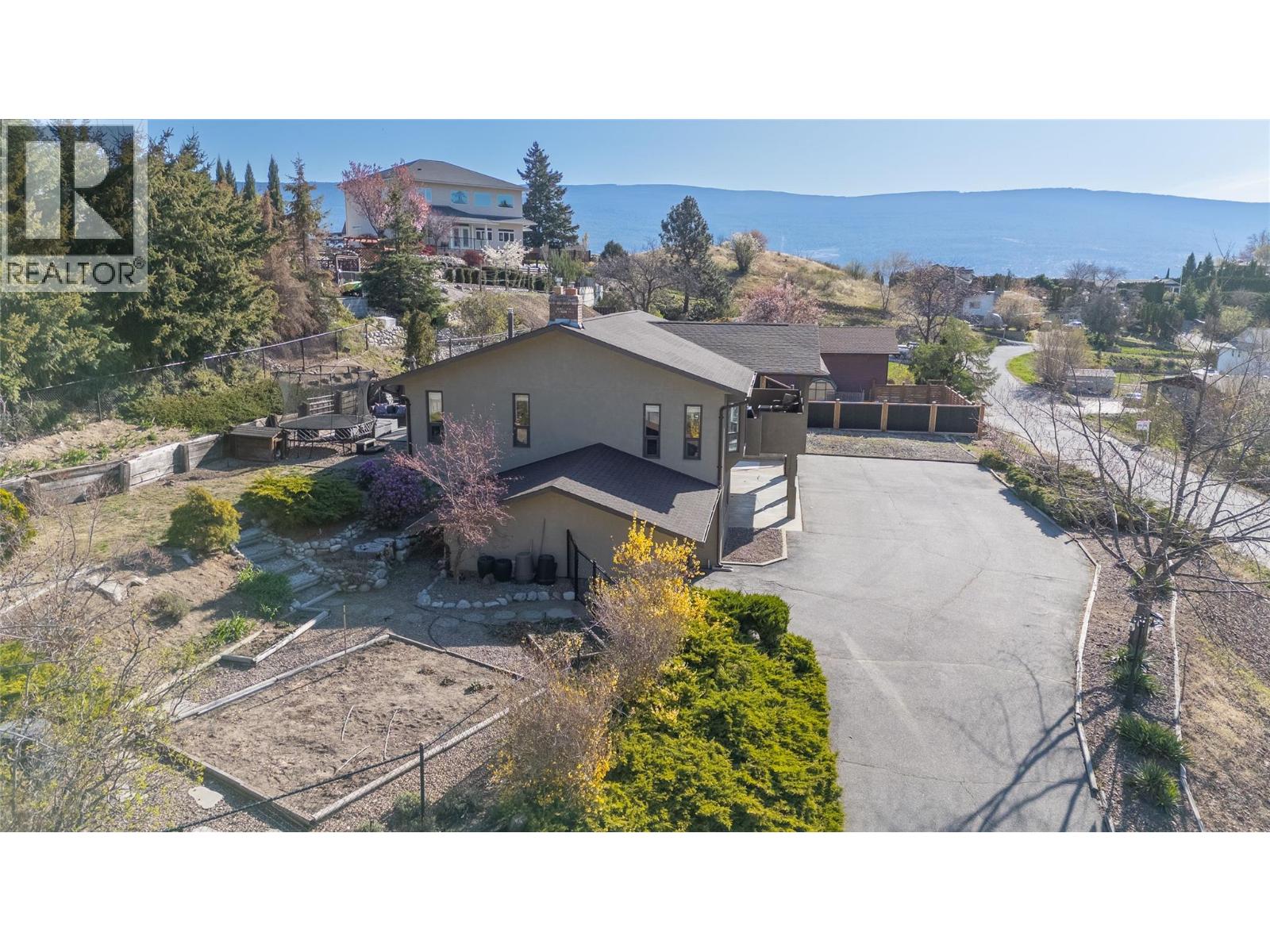  5923 Newton Road, Summerland