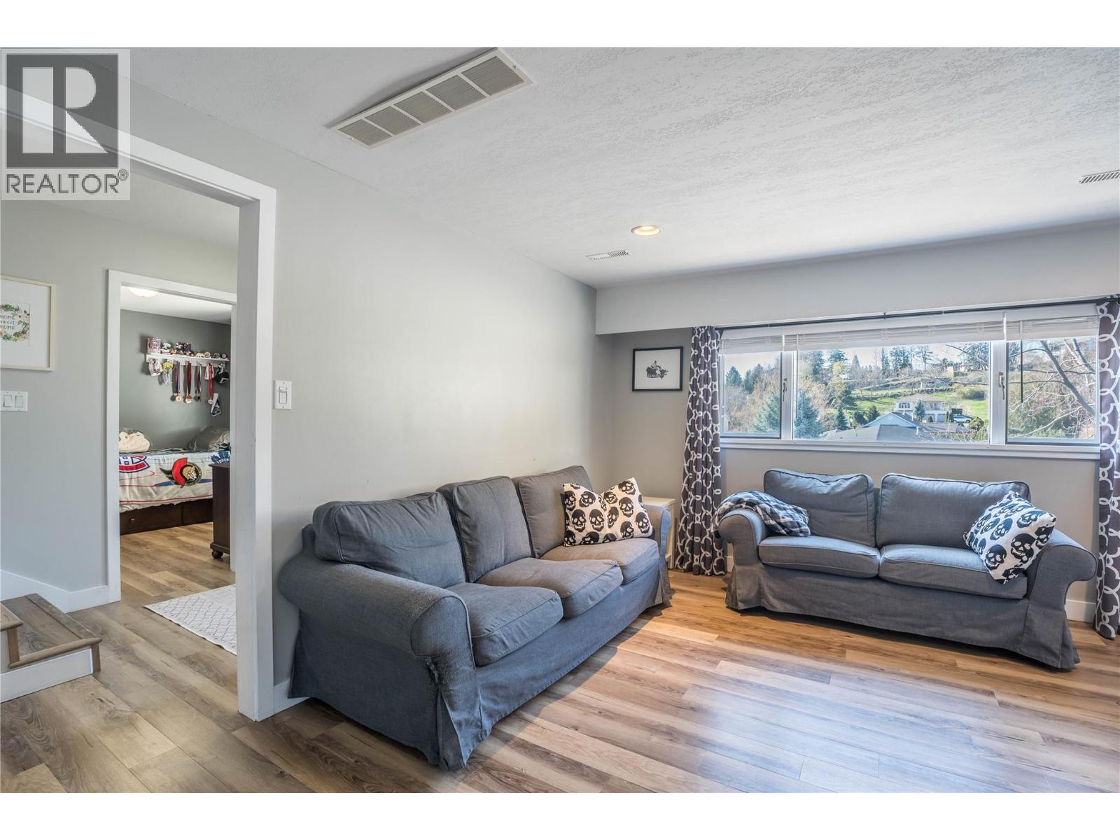  5923 Newton Road, Summerland