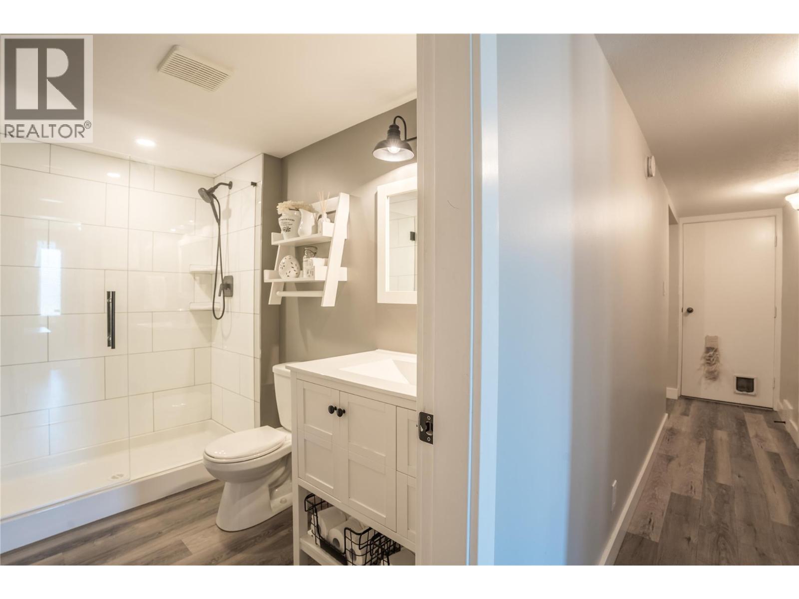  5923 Newton Road, Summerland