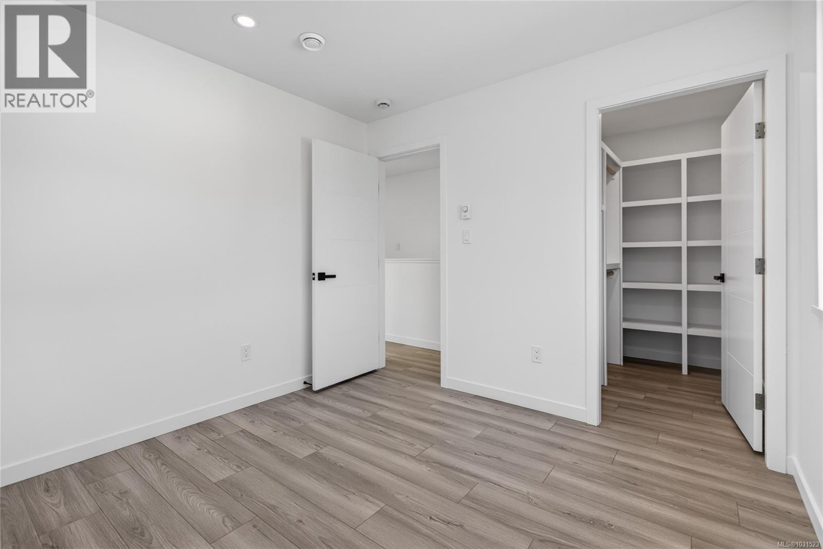 #7 1590 PIERCY AVE - 5