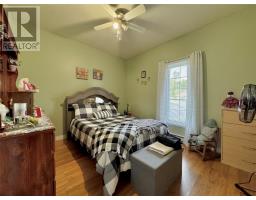 7 Vardys Avenue thumbnail 13