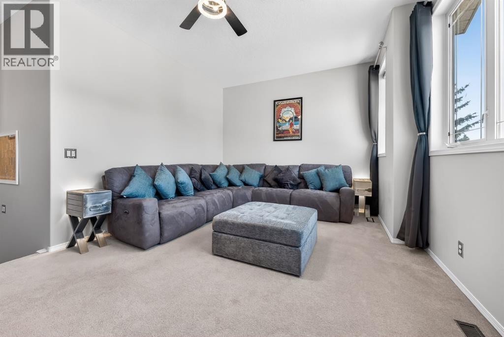 44 Bow Ridge Drive, Cochrane