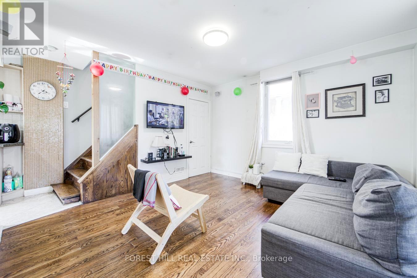 19 TROY STREET - 21