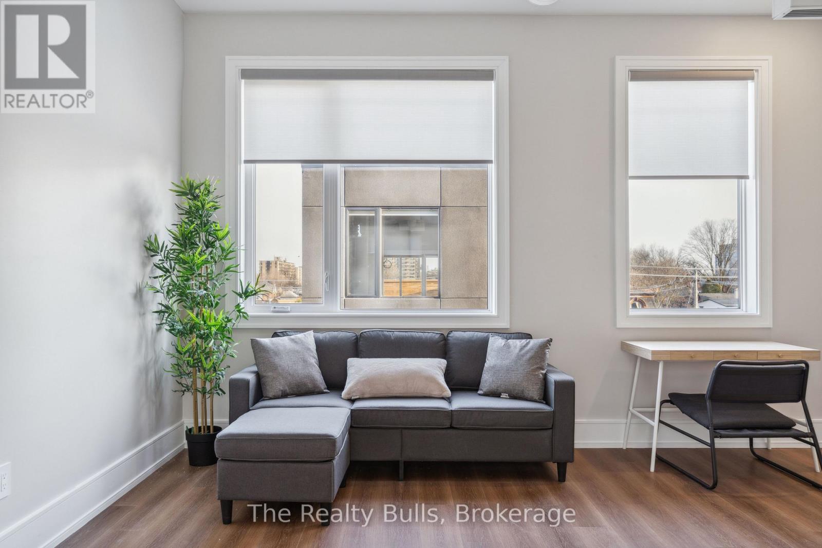 1320 QUEEN STREET W - 13