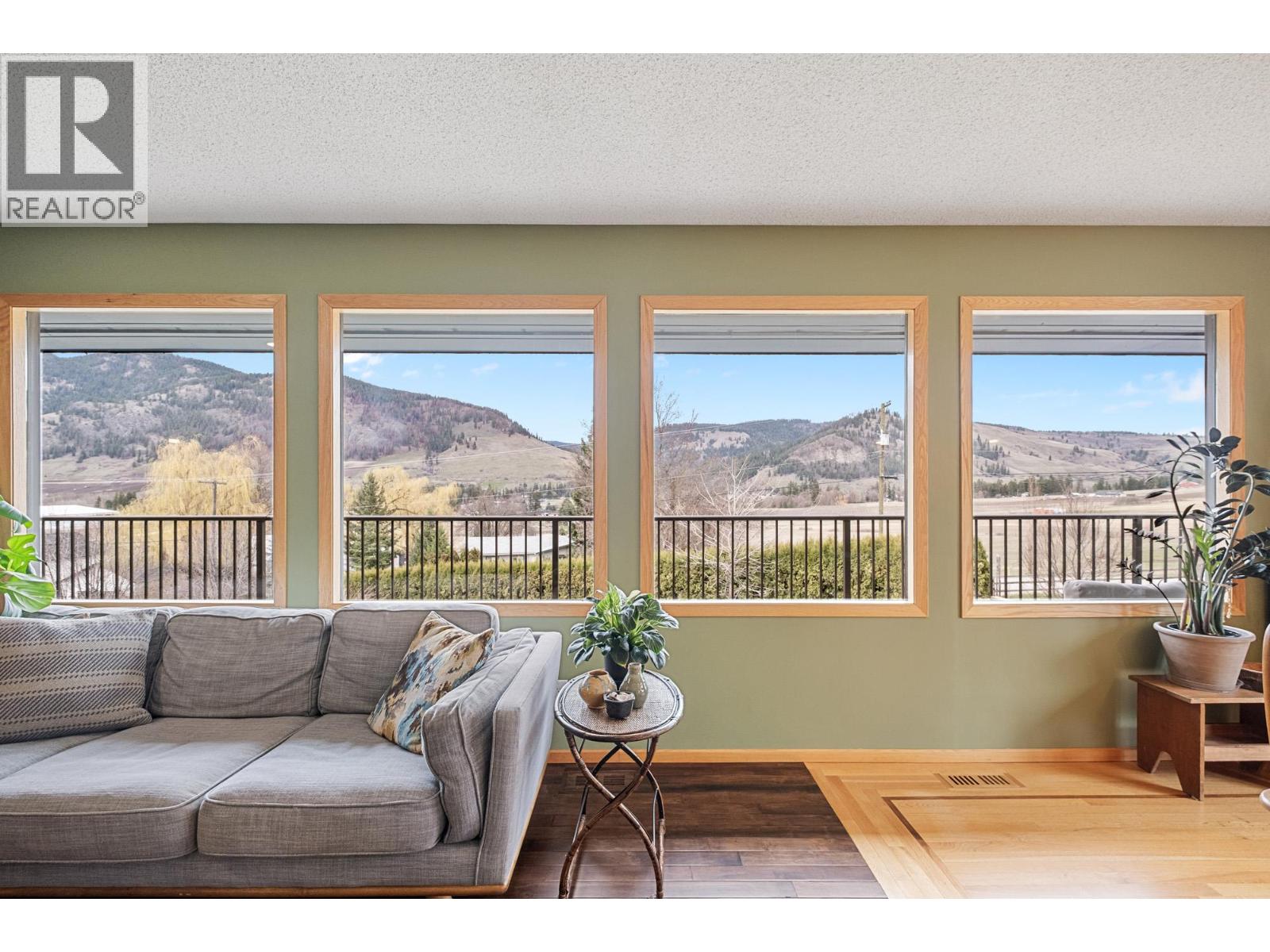 5770 LEARMOUTH ROAD - 10